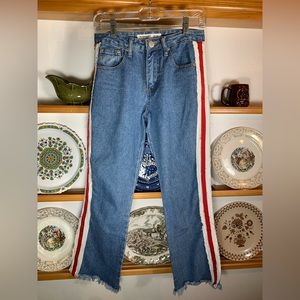 “GLAMOROUS DENIM” White and Red Striped Blue Jeans. W26.